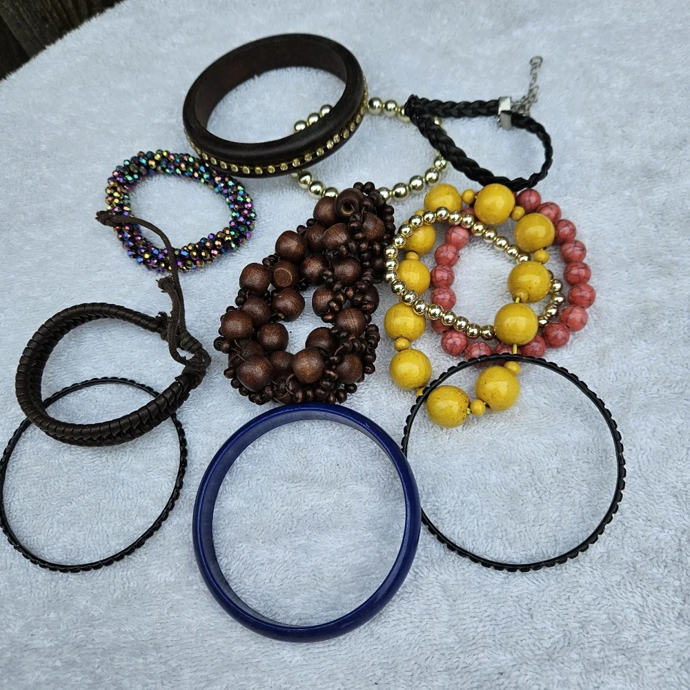 Colorful Beaded Necklace and Bracelet Set - Picture 13 of 16